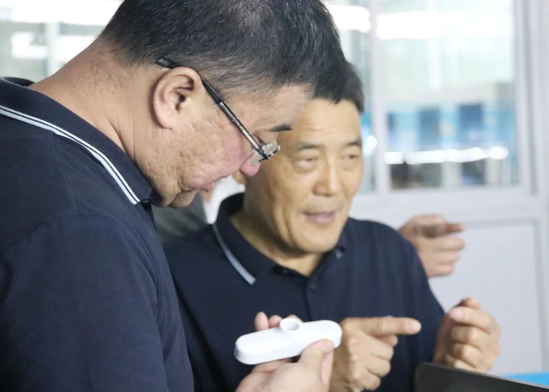 内蒙古兴康科技发展有限公司与亚萨合莱果博五金达成长期战略合作